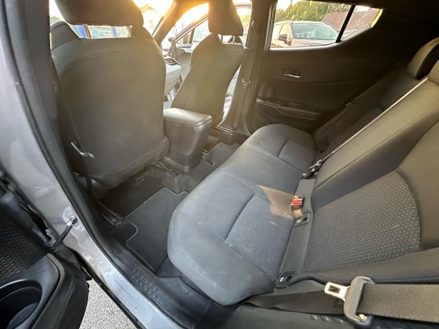 Toyota C-Hr image 6