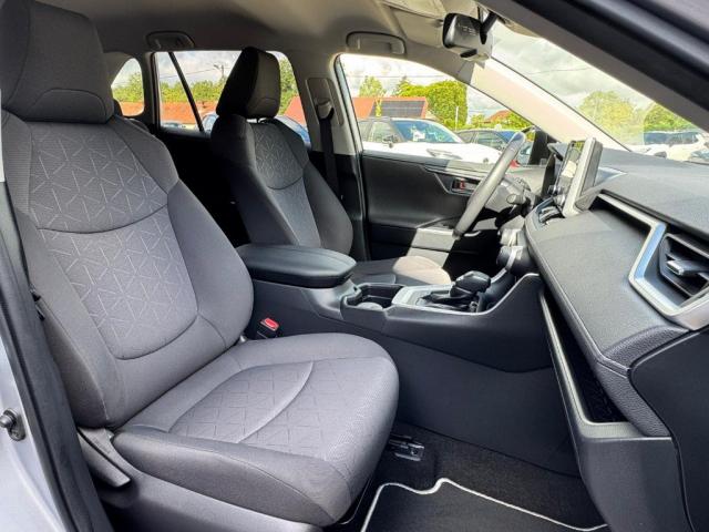 Toyota Rav4 image 2