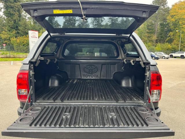 Toyota Hilux image 4