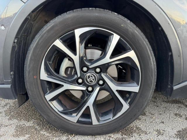 Toyota C-Hr image 2