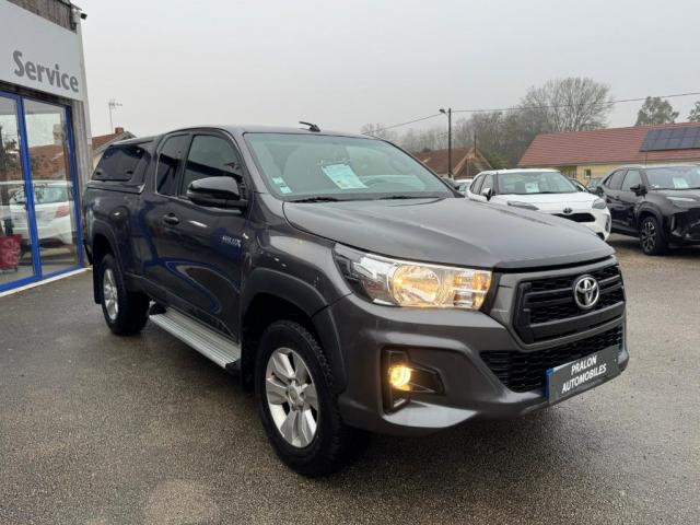 Toyota Hilux image 2