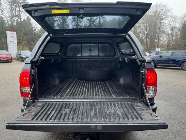 Toyota Hilux image 1