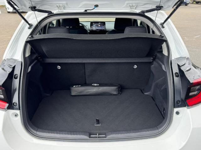 Toyota Yaris image 2