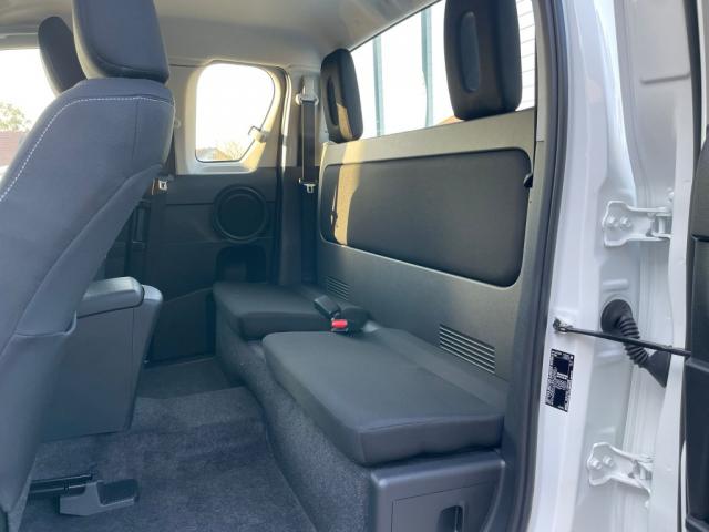 Toyota Hilux image 1