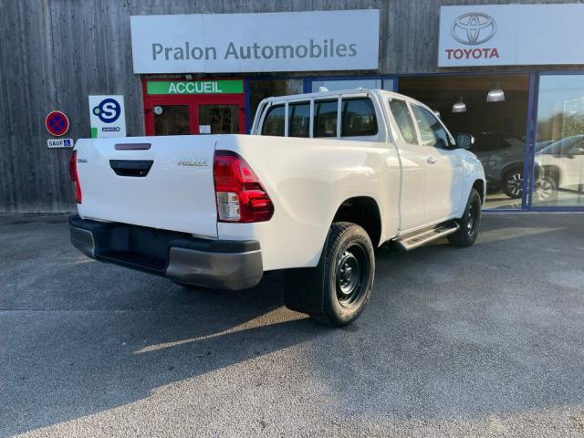 Toyota Hilux image 5