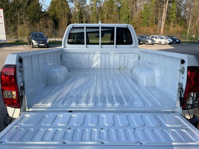 Toyota Hilux image 9