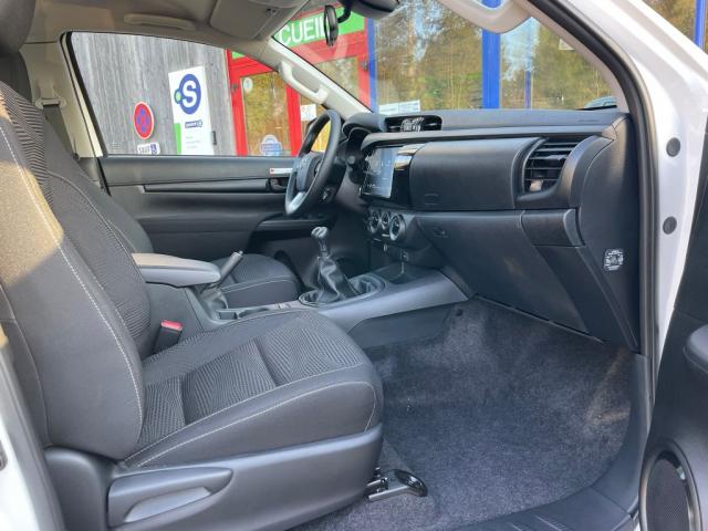 Toyota Hilux image 8