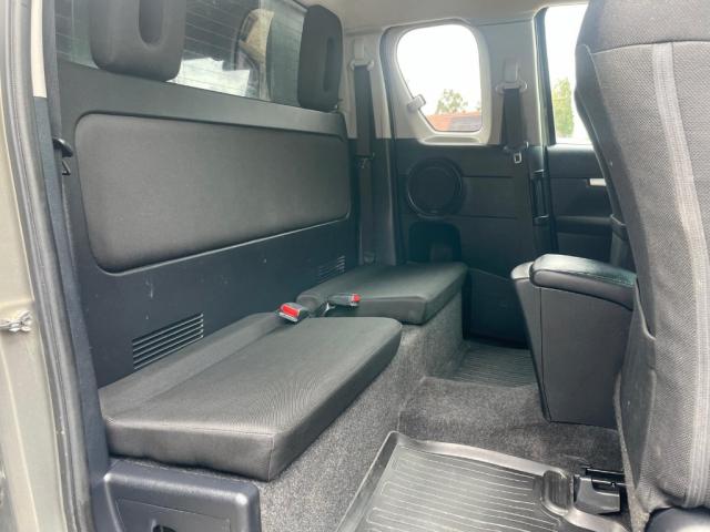 Toyota Hilux image 2