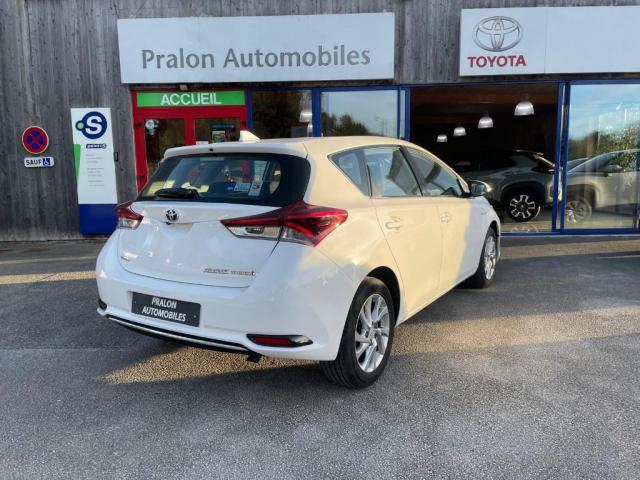 Toyota Auris image 8