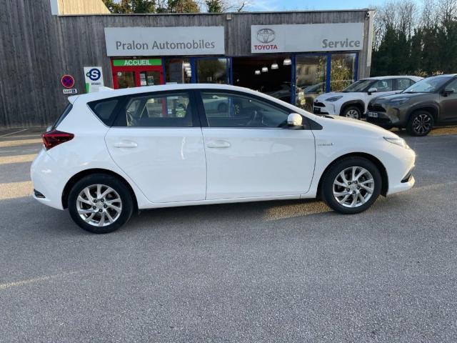 Toyota Auris image 2