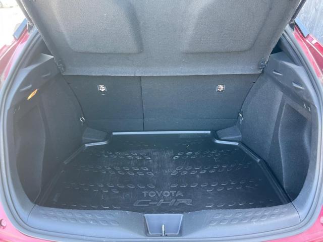 Toyota C-Hr image 2