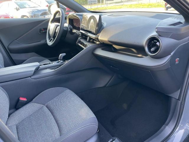 Toyota C-Hr image 1