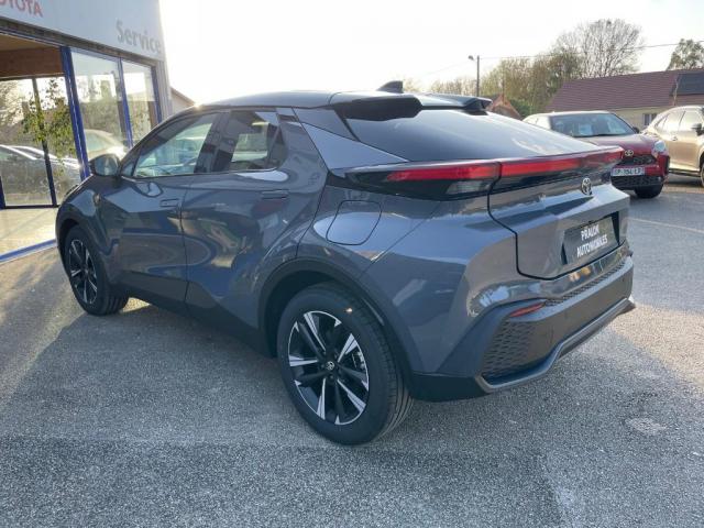 Toyota C-Hr image 9
