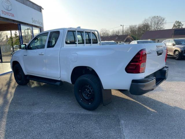 Toyota Hilux image 5