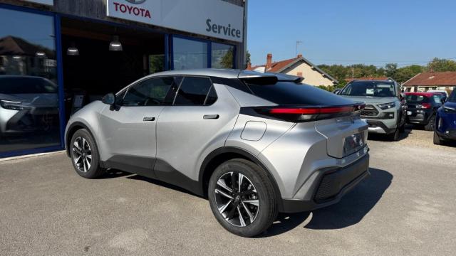Toyota C-Hr image 8