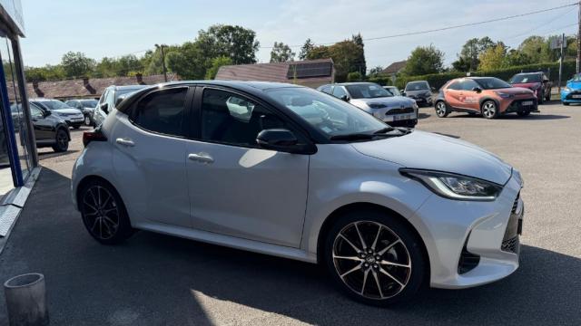 Toyota Yaris image 2