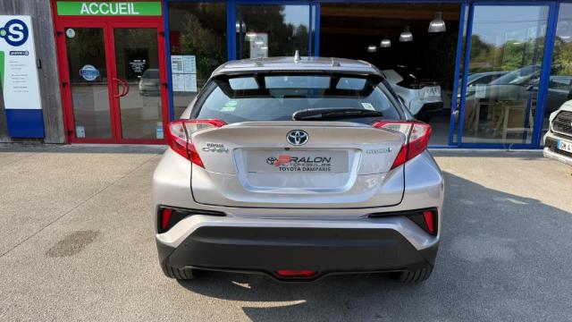 Toyota C-Hr image 2