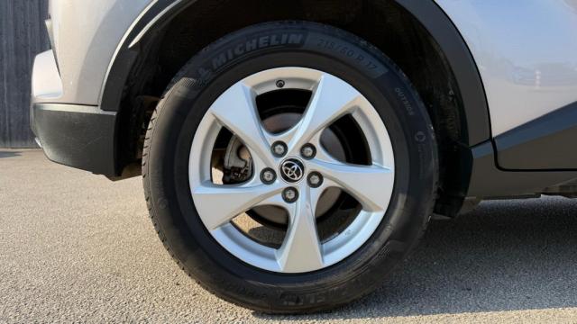 Toyota C-Hr image 1
