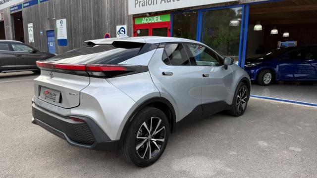 Toyota C-Hr image 1