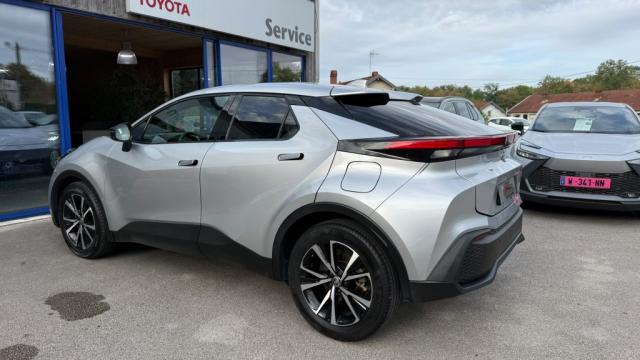 Toyota C-Hr image 8