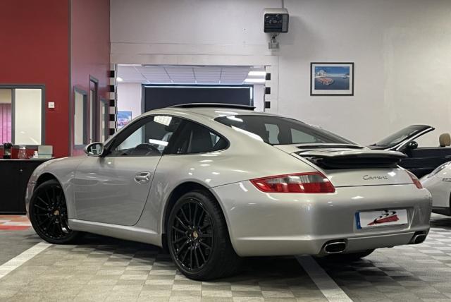 Porsche 911 image 2
