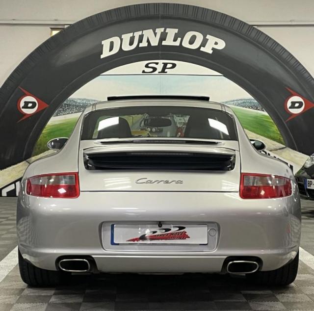 Porsche 911 image 9