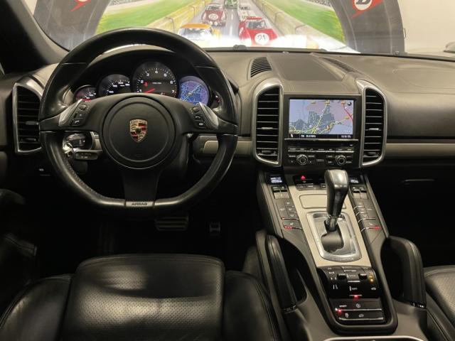 Porsche Cayenne image 1
