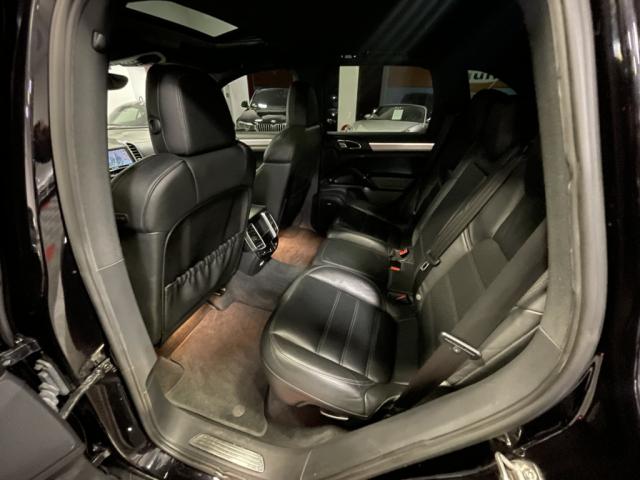 Porsche Cayenne image 8
