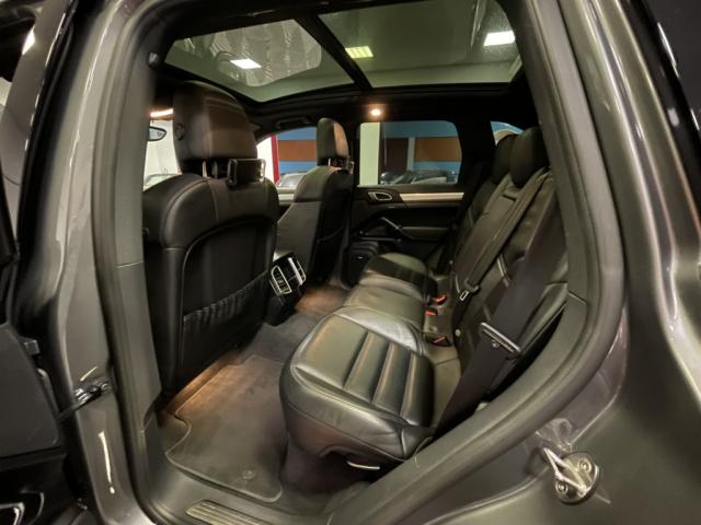 Porsche Cayenne image 8
