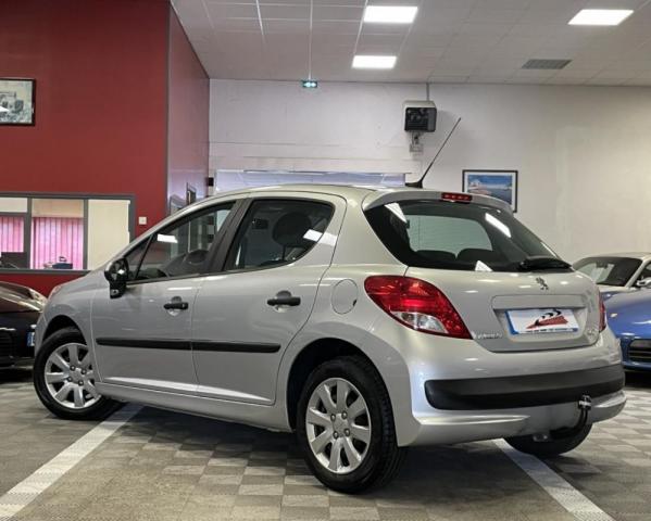 Peugeot 207 image 9