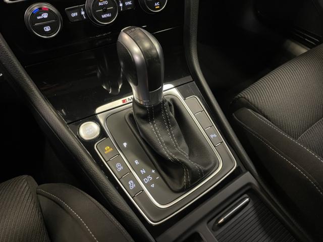 Volkswagen Golf image 9