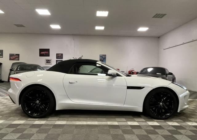 Jaguar F-Type image 1