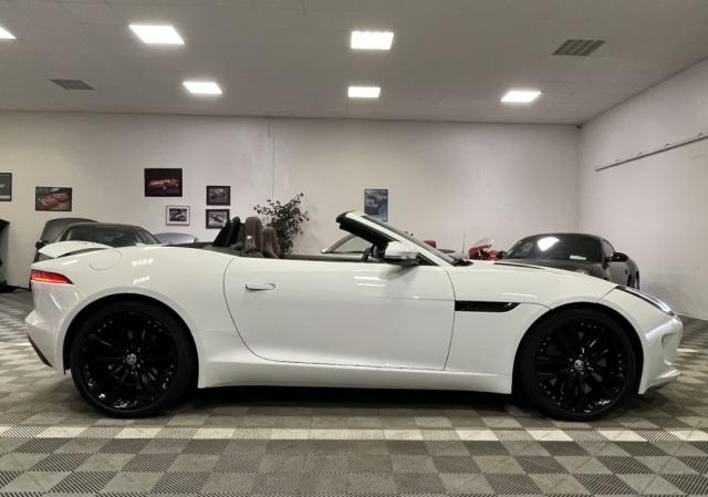 Jaguar F-Type image 3