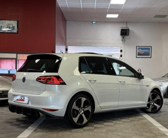 Volkswagen Golf image 3