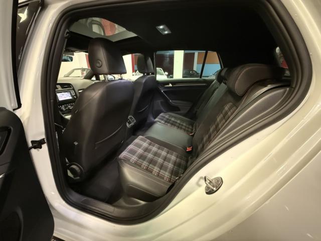 Volkswagen Golf image 6