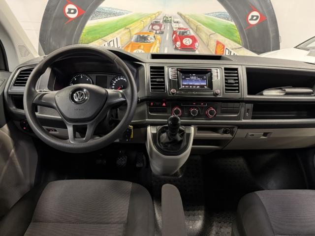 Volkswagen Transporter image 7