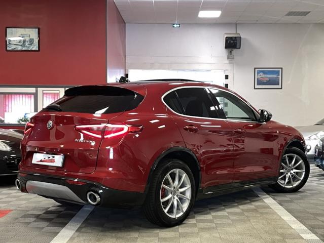 Alfa Romeo Stelvio image 2