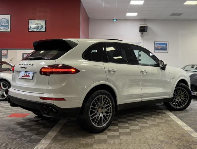 Porsche Cayenne image 9