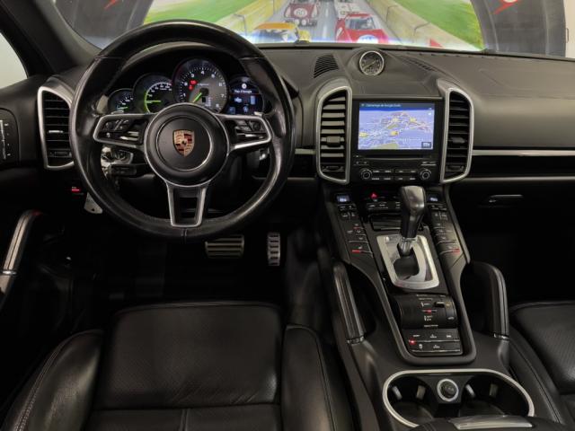 Porsche Cayenne image 1