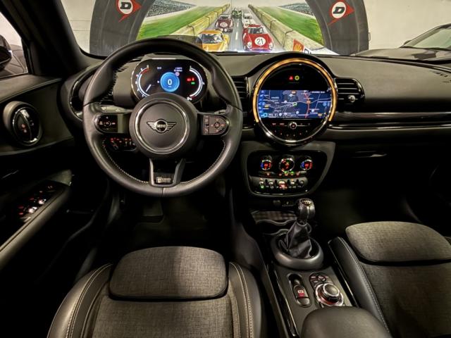 Mini Clubman image 1