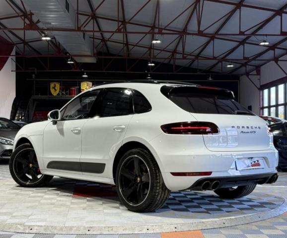Porsche Macan image 6