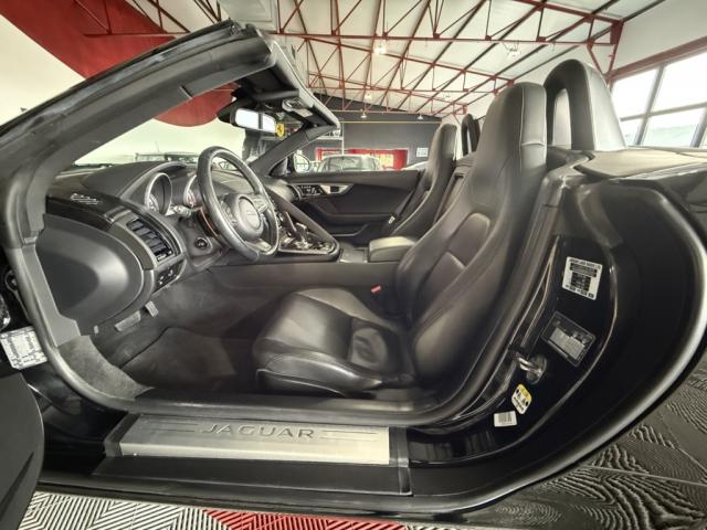Jaguar F-Type image 3