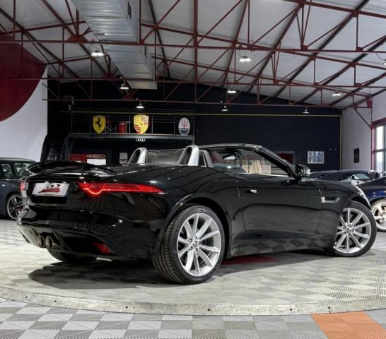 Jaguar F-Type image 2