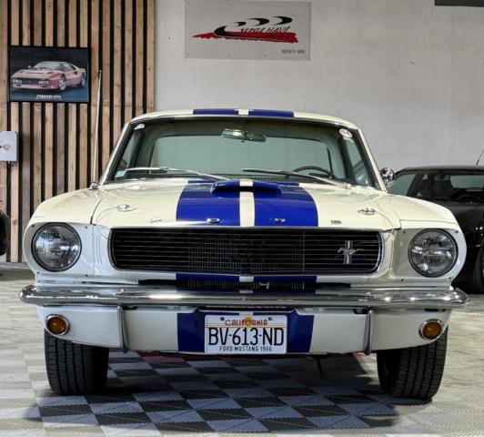 Ford Mustang image 8