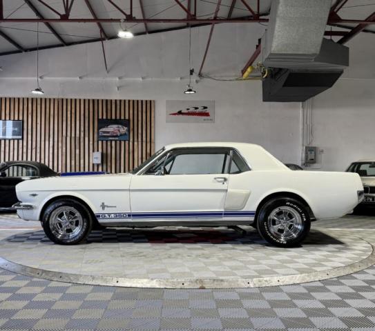 Ford Mustang image 6