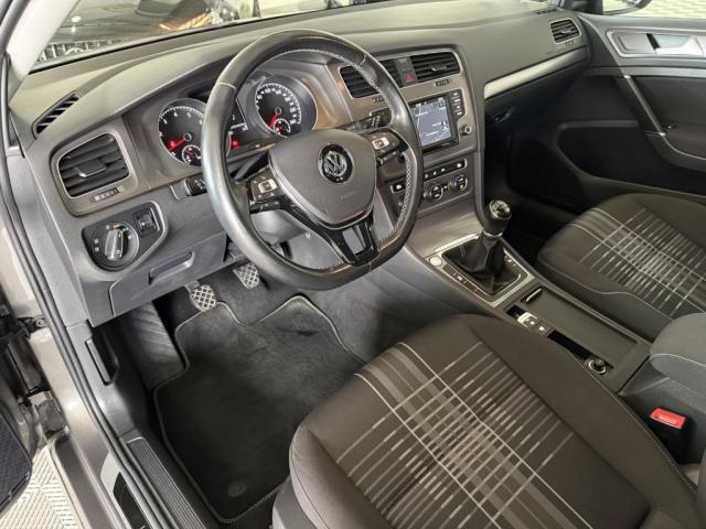 Volkswagen Golf image 9