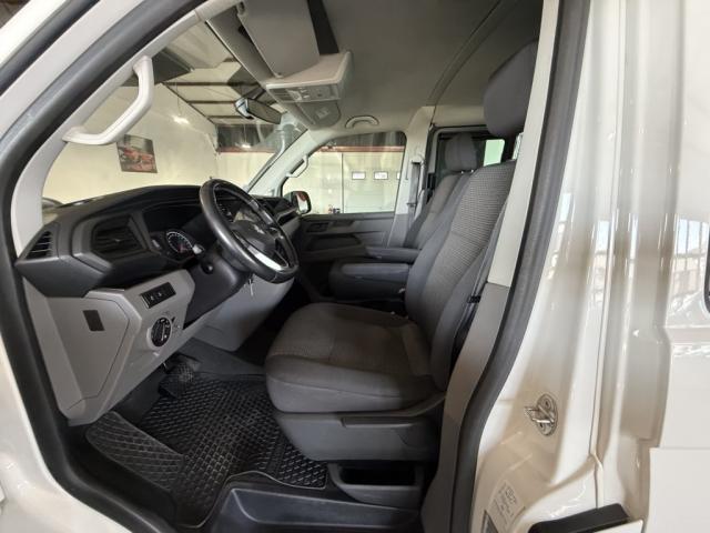 Volkswagen Transporter image 9