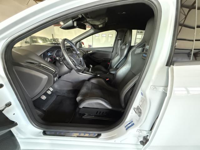 Ford Focus image 9
