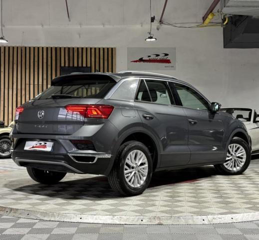 Volkswagen T-Roc image 9