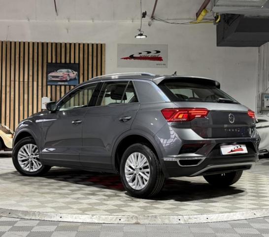 Volkswagen T-Roc image 2